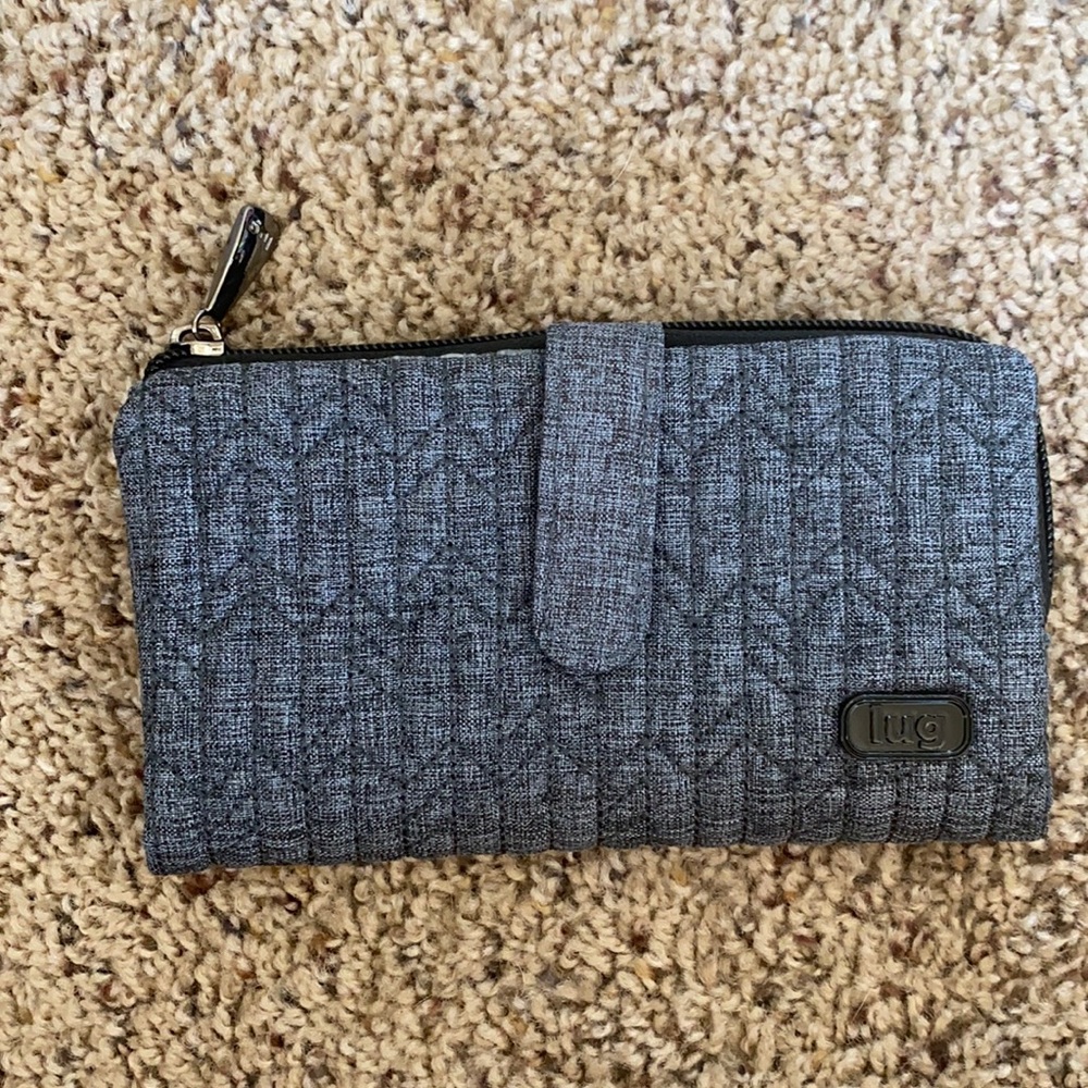 Lug Tram Wallet in Heather Grey.
